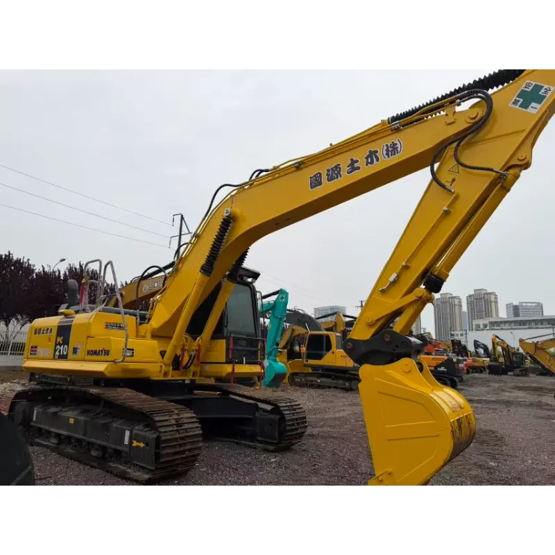Excavadoras Komatsu 210-8 nuevas y usadas (modelo 90%)