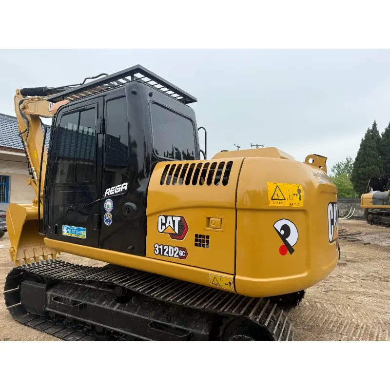 Продается подержанный экскаватор Caterpillar 312D2. Надежный, долговечный, готов к работе.