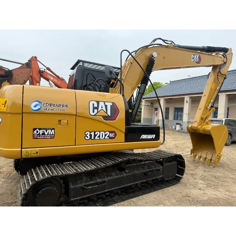 Продается подержанный экскаватор Caterpillar 312D2. Надежный, долговечный, готов к работе.
