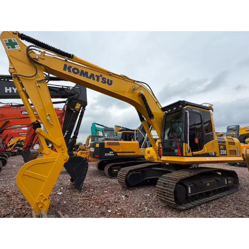 Excavadora de orugas Komatsu PC200 usada de alta calidad (modelo 90%)