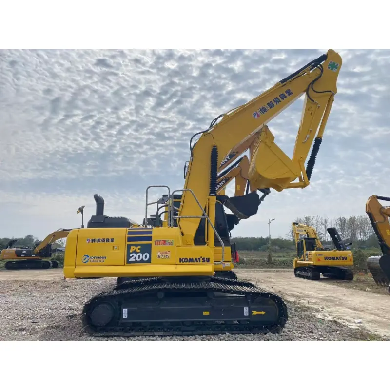 Excavadora de orugas Komatsu PC200 usada de alta calidad (modelo 90%)