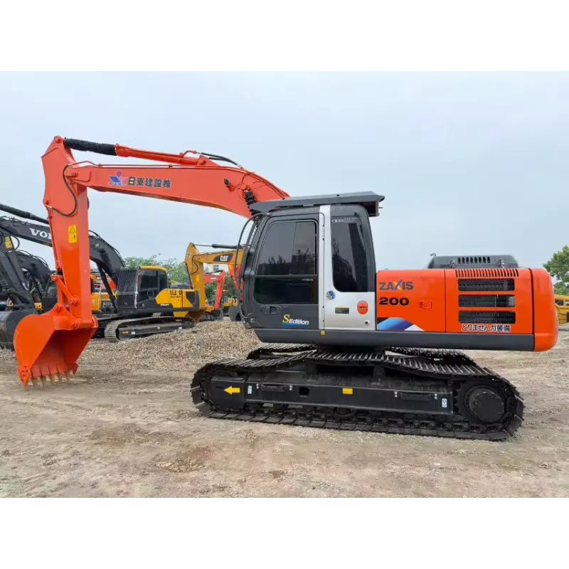Excavadora Hitachi ZX200 usada, 90%, en estado original nuevo.