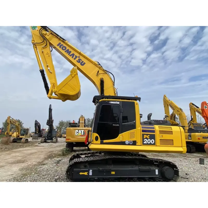 Excavadora de orugas Komatsu PC200 usada de alta calidad (modelo 90%)