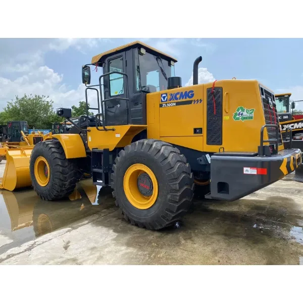 Продаётся б/у колесный погрузчик XCMG ZL50GN грузоподъёмностью 5 тонн с хорошей производительностью.
