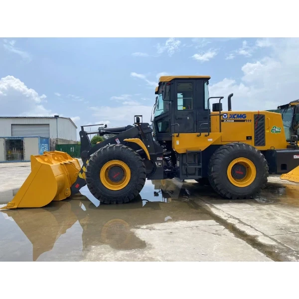 Продаётся б/у колесный погрузчик XCMG ZL50GN грузоподъёмностью 5 тонн с хорошей производительностью.
