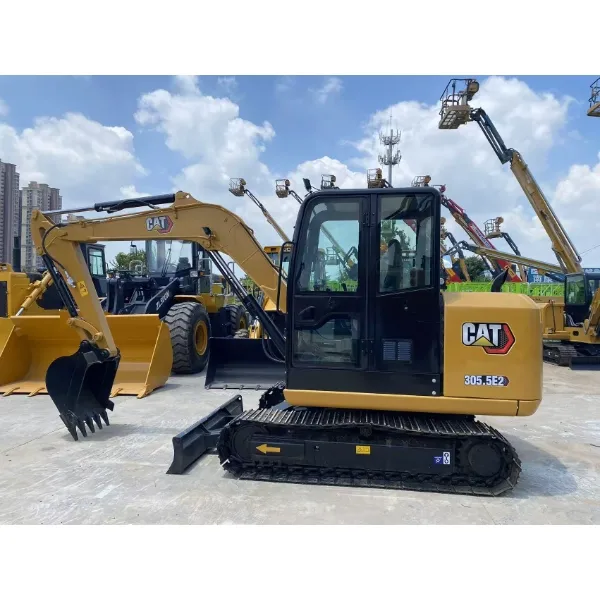 Excavadora Caterpillar CAT 305.5e usada a precio competitivo. Maquinaria de construcción en venta.