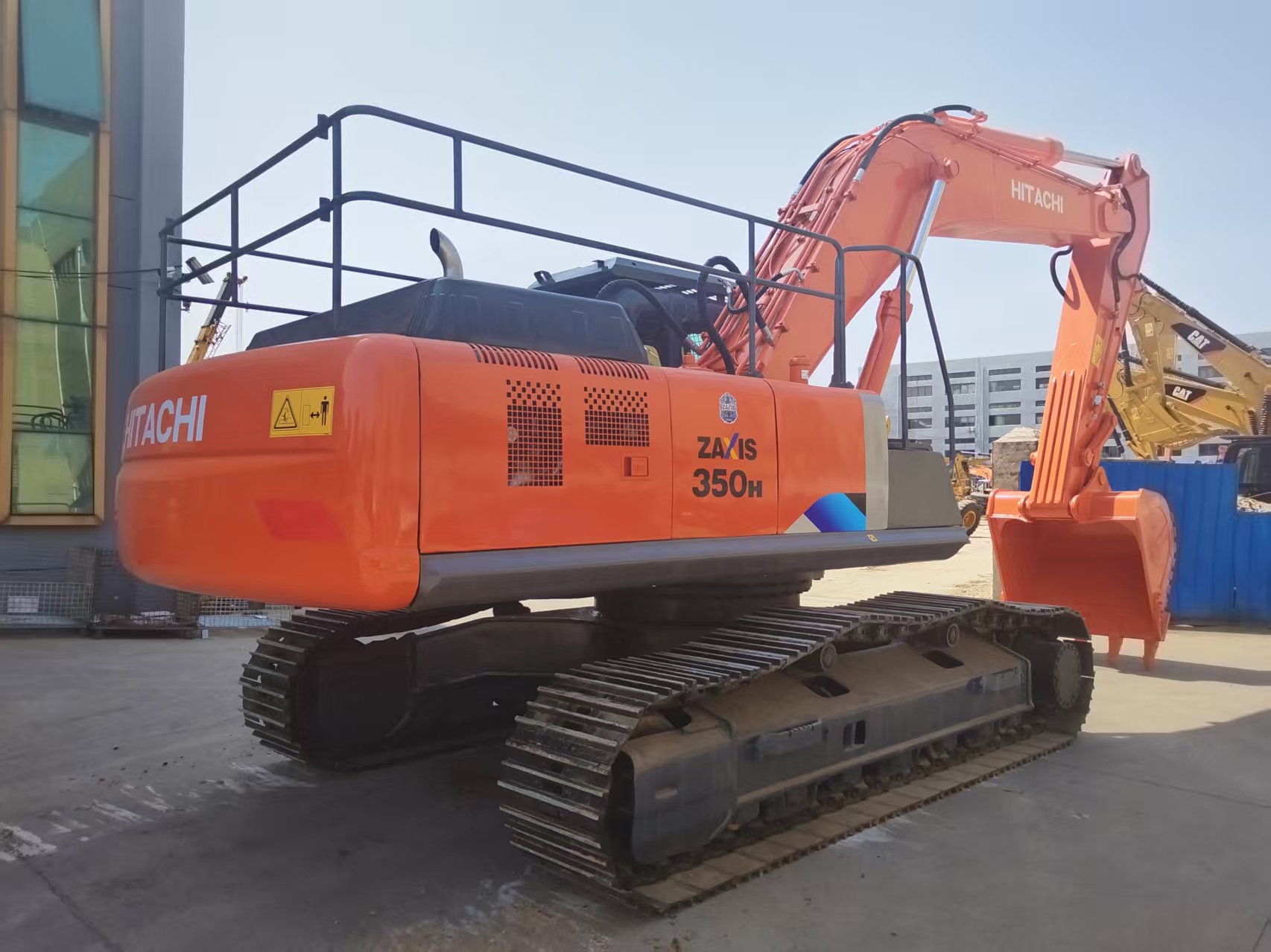 Used Crawler Excavatir Hitachi ZX350 at Low price for Sale