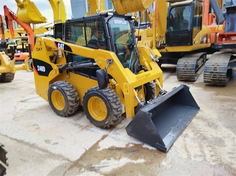 BRAND NEW ORIGINAL CAT 246D SKID LOADER FACTORY SALE