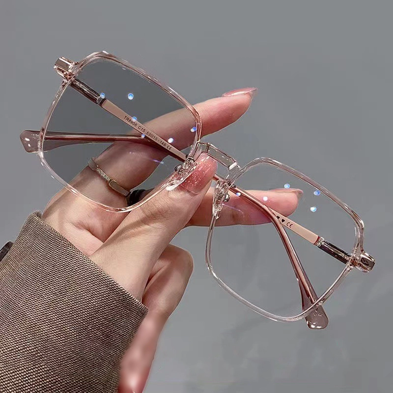 Women's eyewear