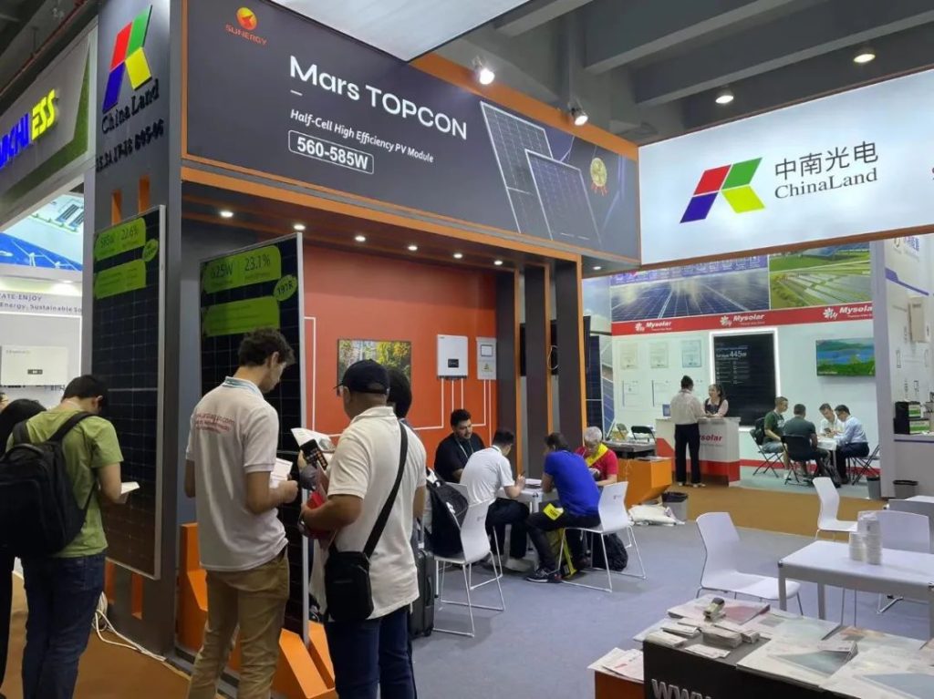 SUNERGY debuted at the 135th Canton Fair with latest Solar products, No-cleaning module