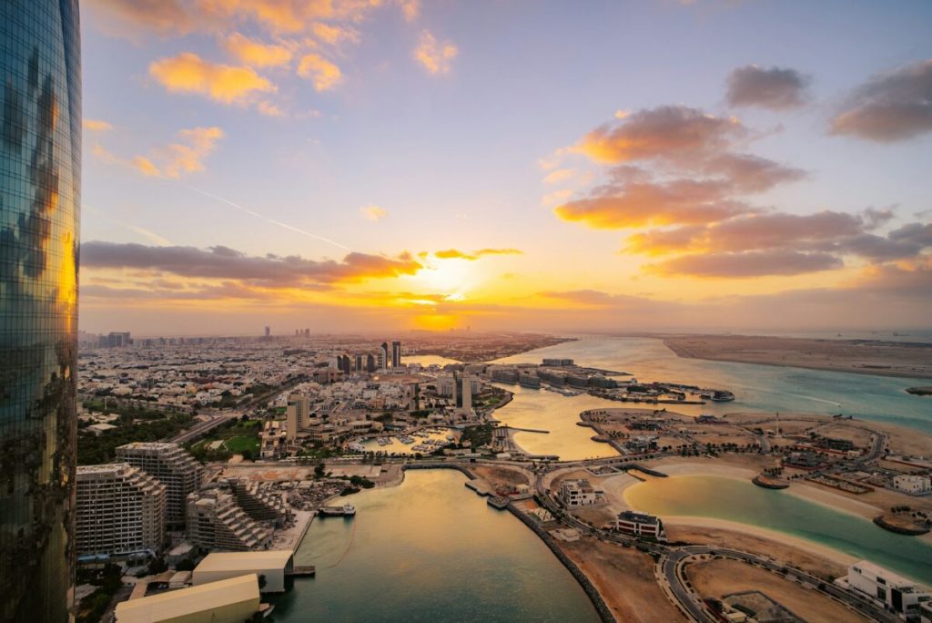 Abu Dhabi unveils solar-plus-storage self-supply policy