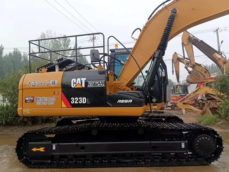 Caterpillar 323DL crawler excavator