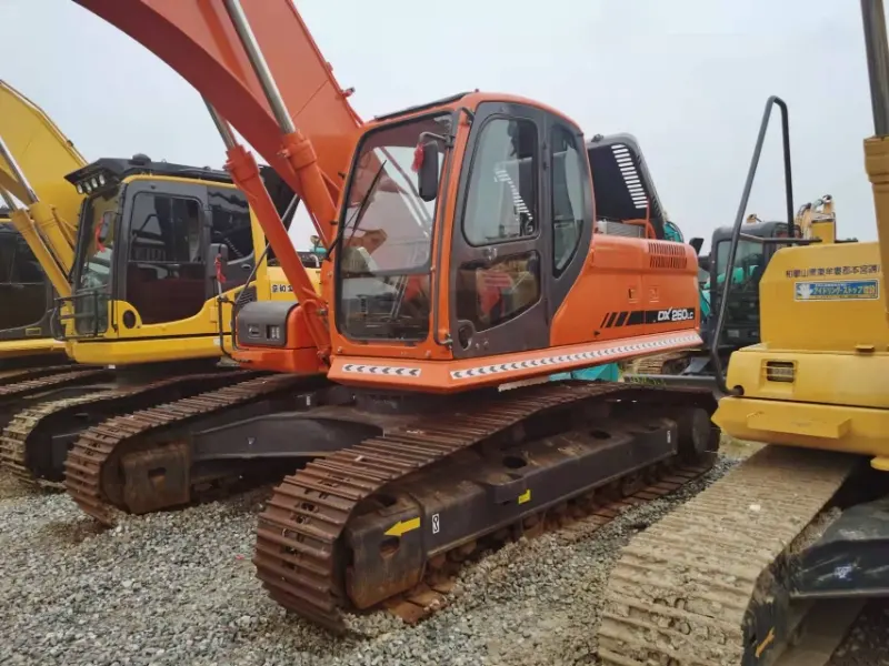 Doosan DX260 Used excavators for sale