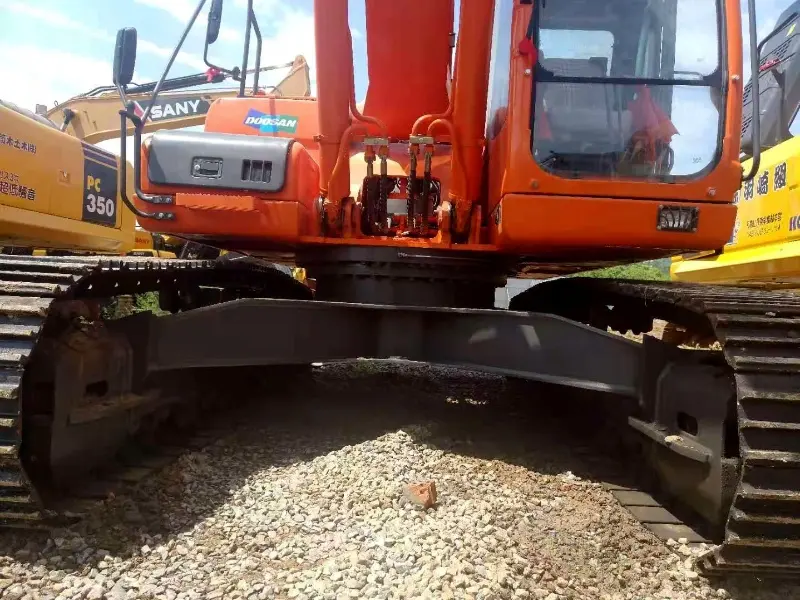 Doosan DX300 Used excavators for sale