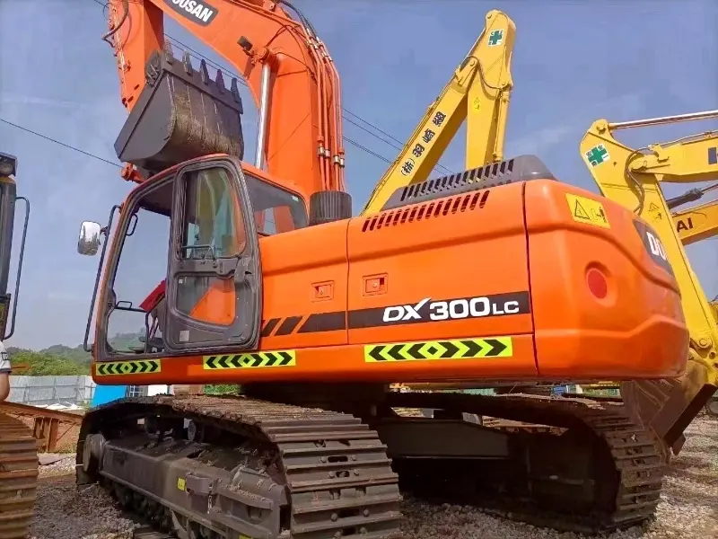Doosan DX300 Used excavators for sale