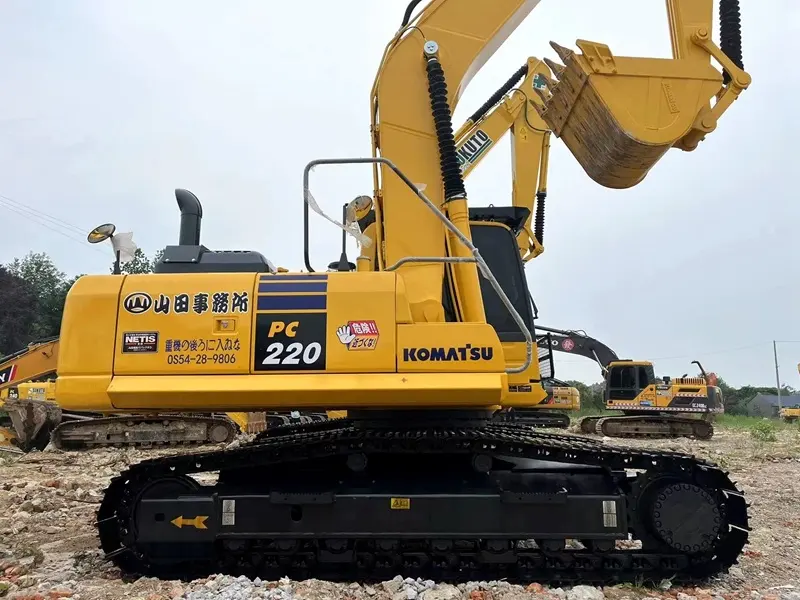 Komatsu PC220 Affordable used construction equipment