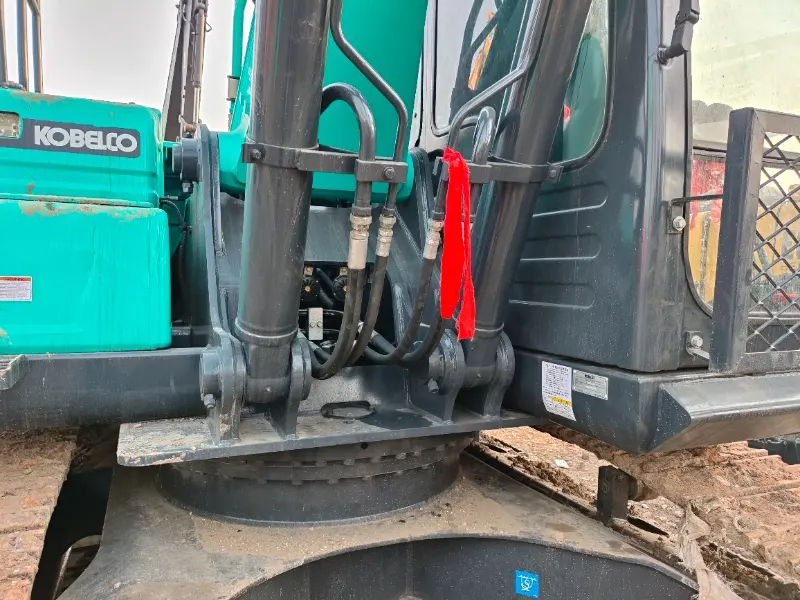 Used Kobelco SK200 Excavator Hydraulic cylinders