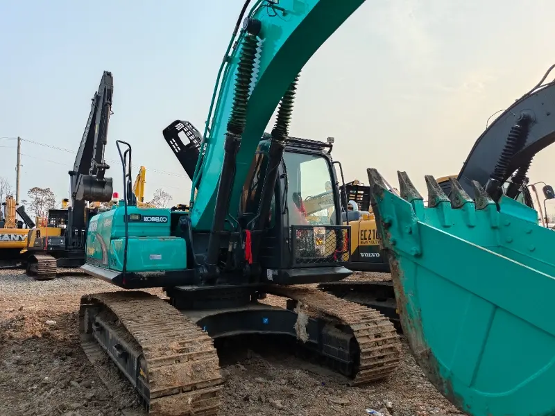 Used Kobelco SK200 Excavator Overall appearance
