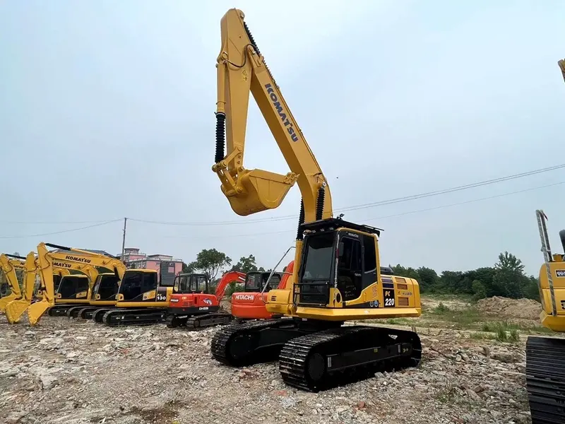 Komatsu PC220 Affordable used construction equipment