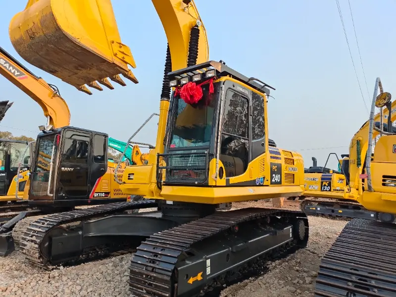 Used Komatsu PC240 excavators Crawler excavators Frontal appearance