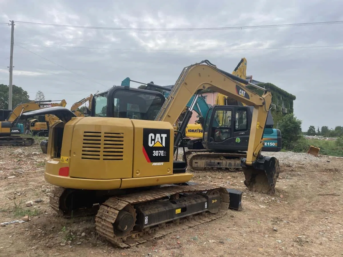 Excavatrice Caterpillar 307E d'occasion, mini-pelle à chat de 7 tonnes