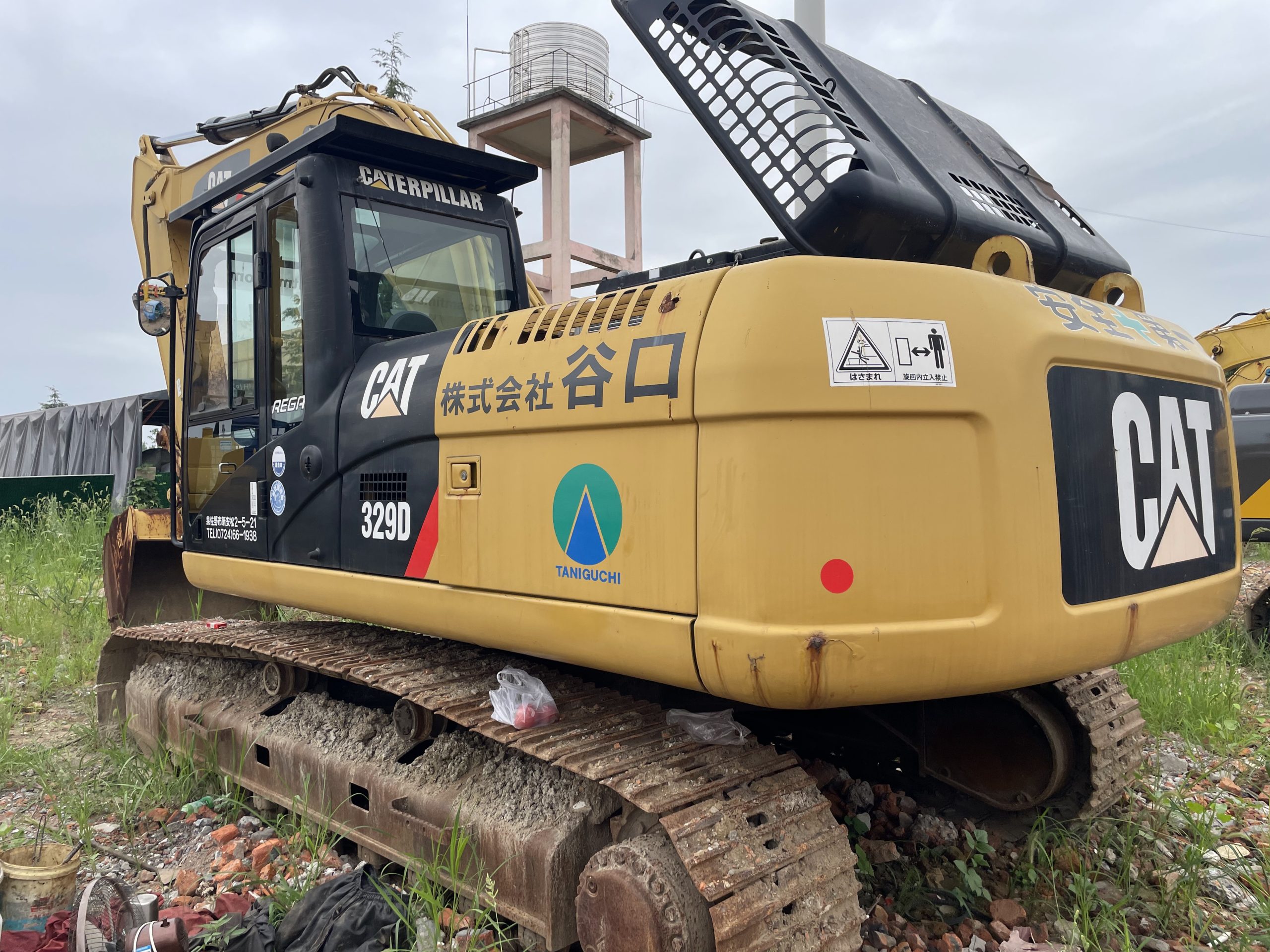 Excavadora de orugas Caterpillar 329D original usada