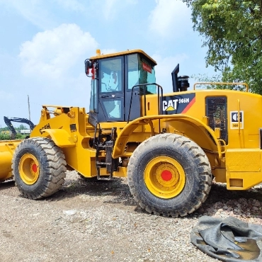 Mesin Caterpillar Loader CAT 966H menggunakan Wheel Loader