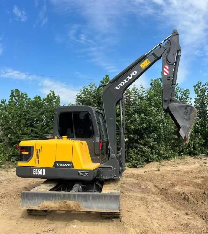 Miniexcavadora Volvo EC60D usada de 6 toneladas