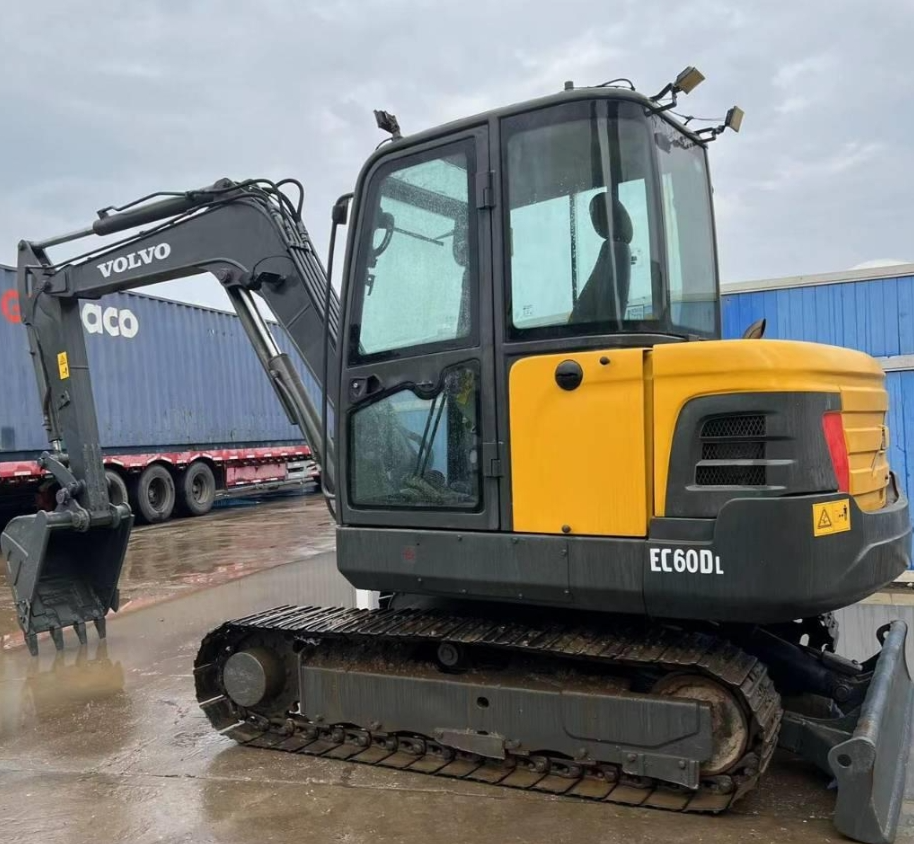 Excavadora sobre orugas Volvo EC60DL usada Miniexcavadora