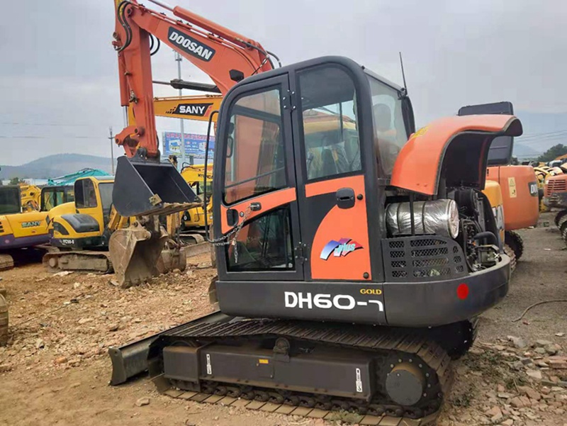 Pelle Doosan DH60-7 d'occasion, vente entière