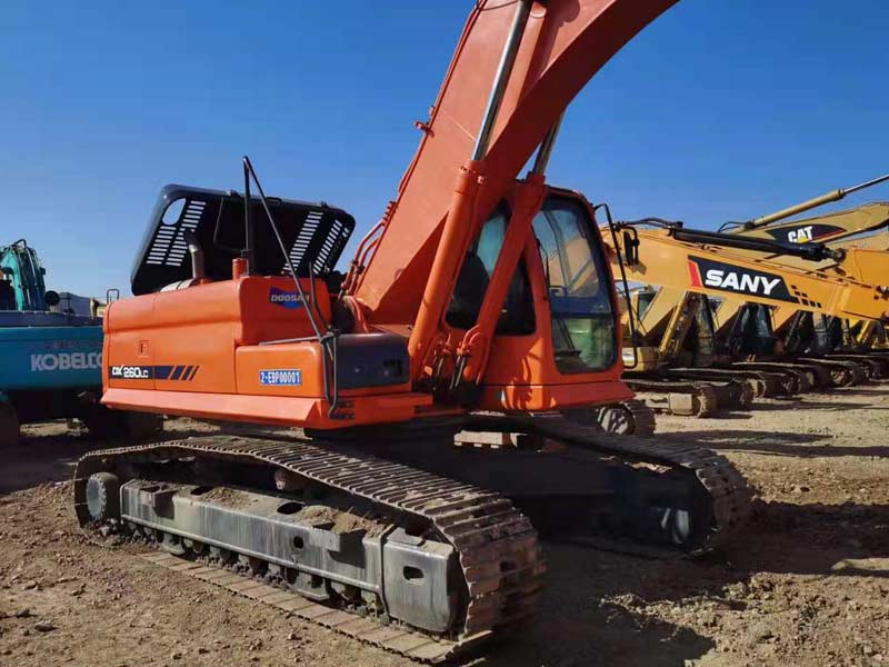 Excavadora Doosan DX260LC usada al precio más bajo