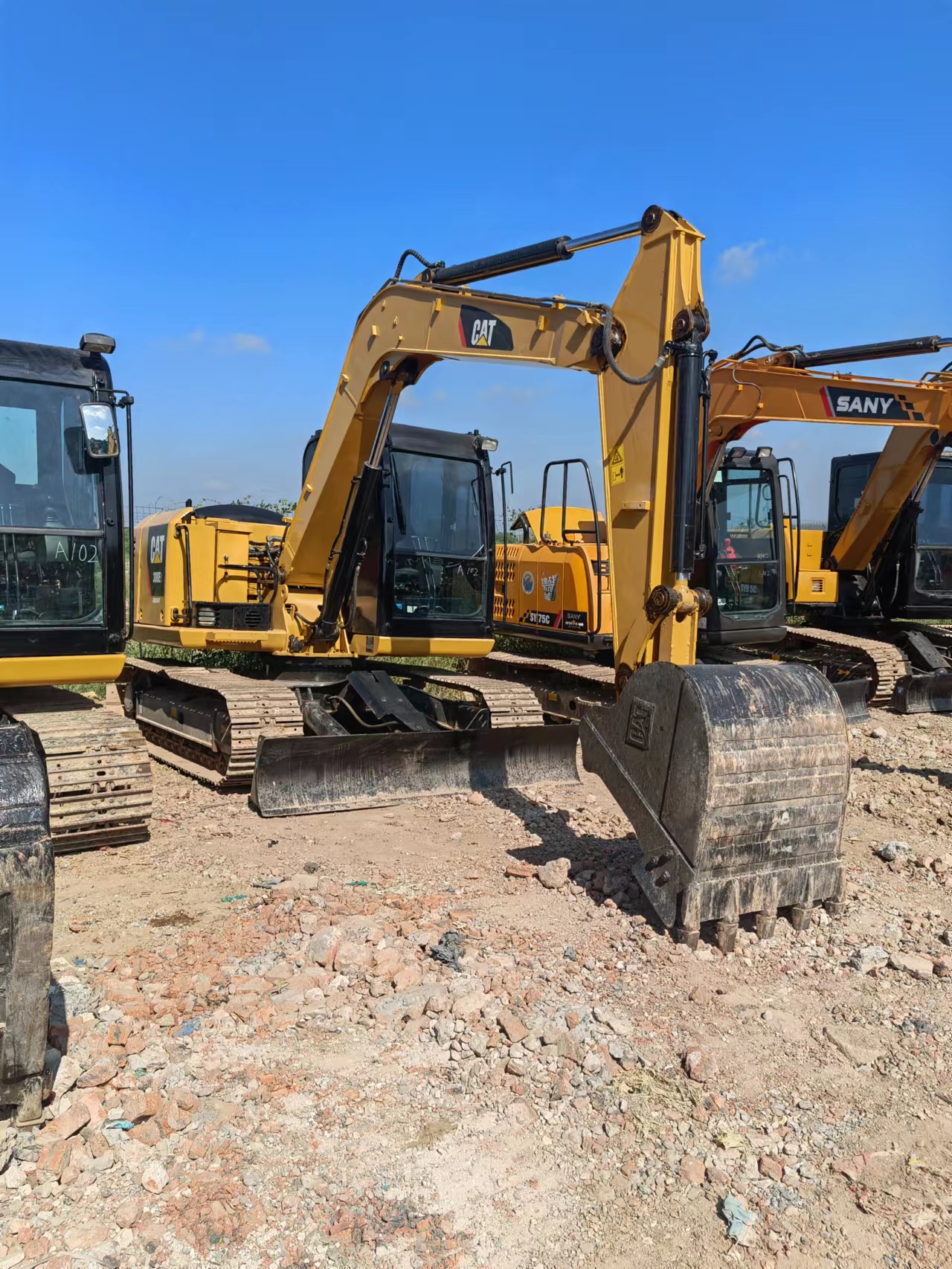 Vente en gros d'excavatrices Cat308E2 d'occasion au Japon, 2021