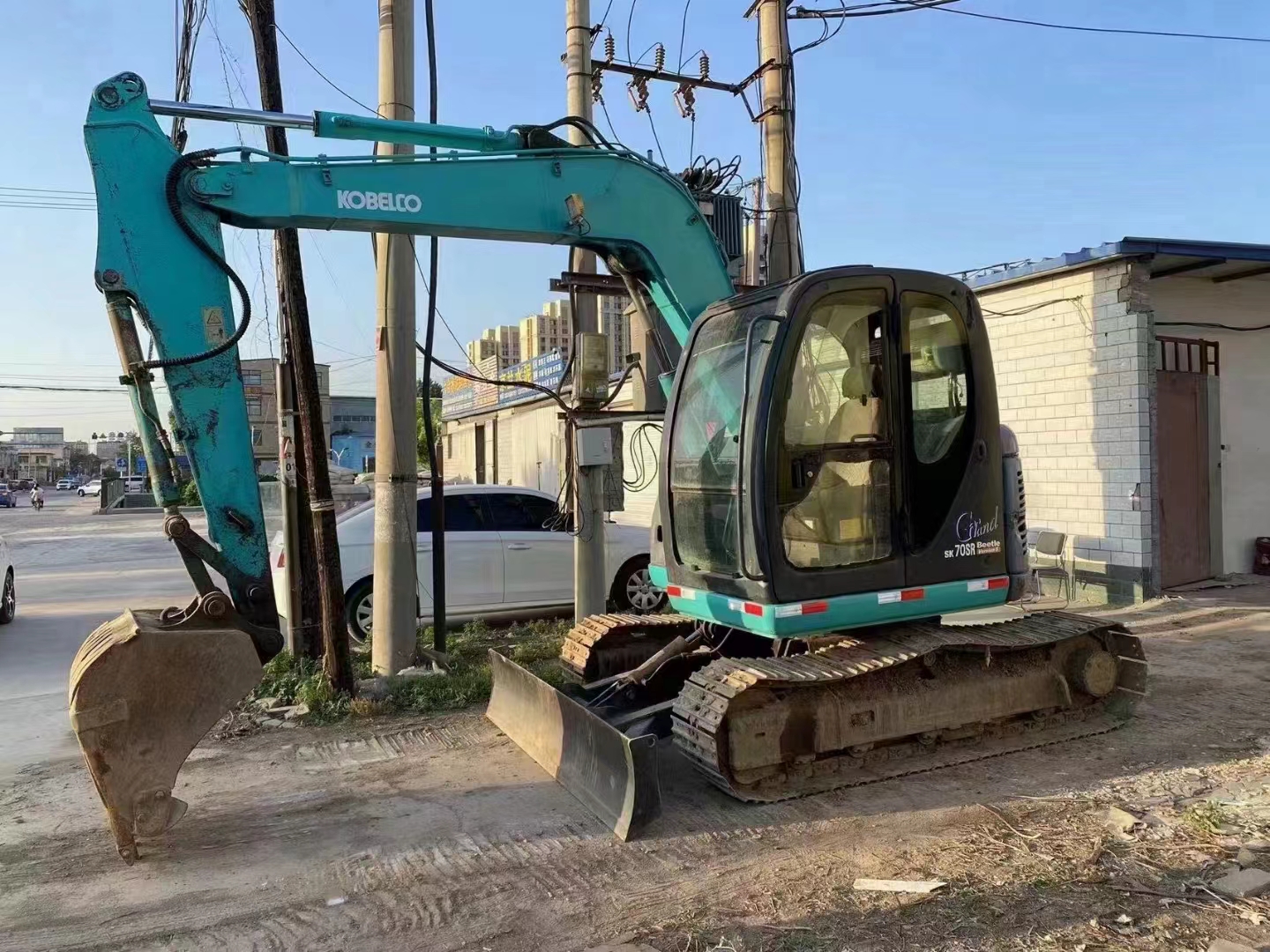 حفارة مجنزرة Kobelco SK70SR مستعملة بسعر منخفض