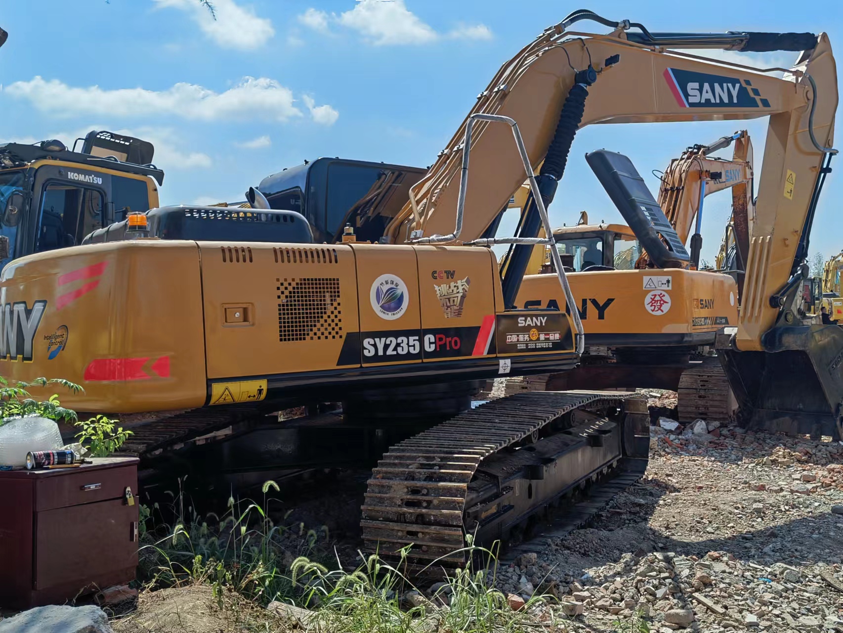 Hot Sale Used Sany235 Hydraulic Crawler Excavator