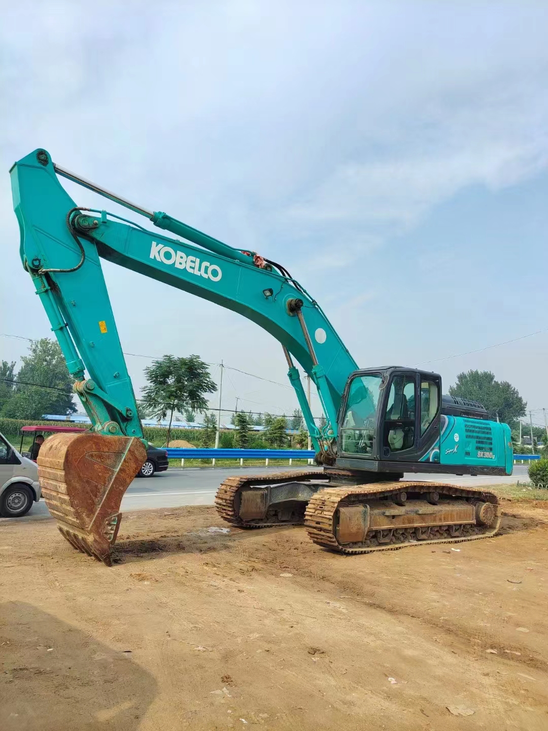 Excavadora hidráulica sobre orugas Kobelco SK350 usada en Japón