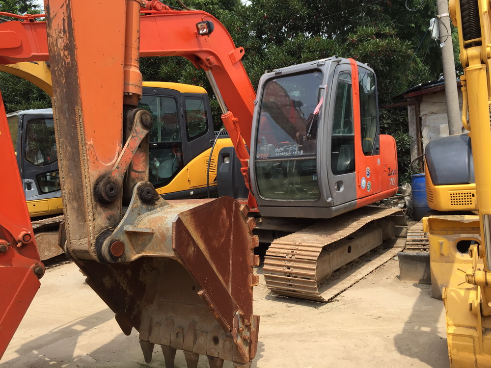 Harga Murah Ekskavator Crawler Hidrolik Hitachi ZX75 Bekas