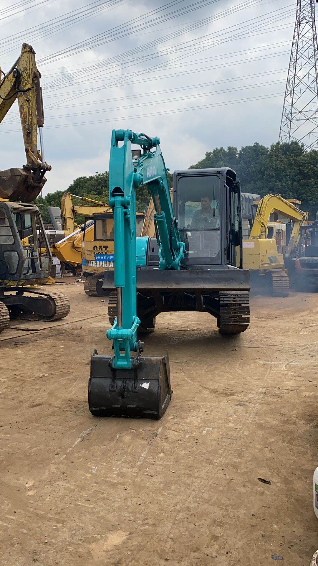 Vente entière d'excavatrices Kobelco Sk55Sr d'occasion au Japon