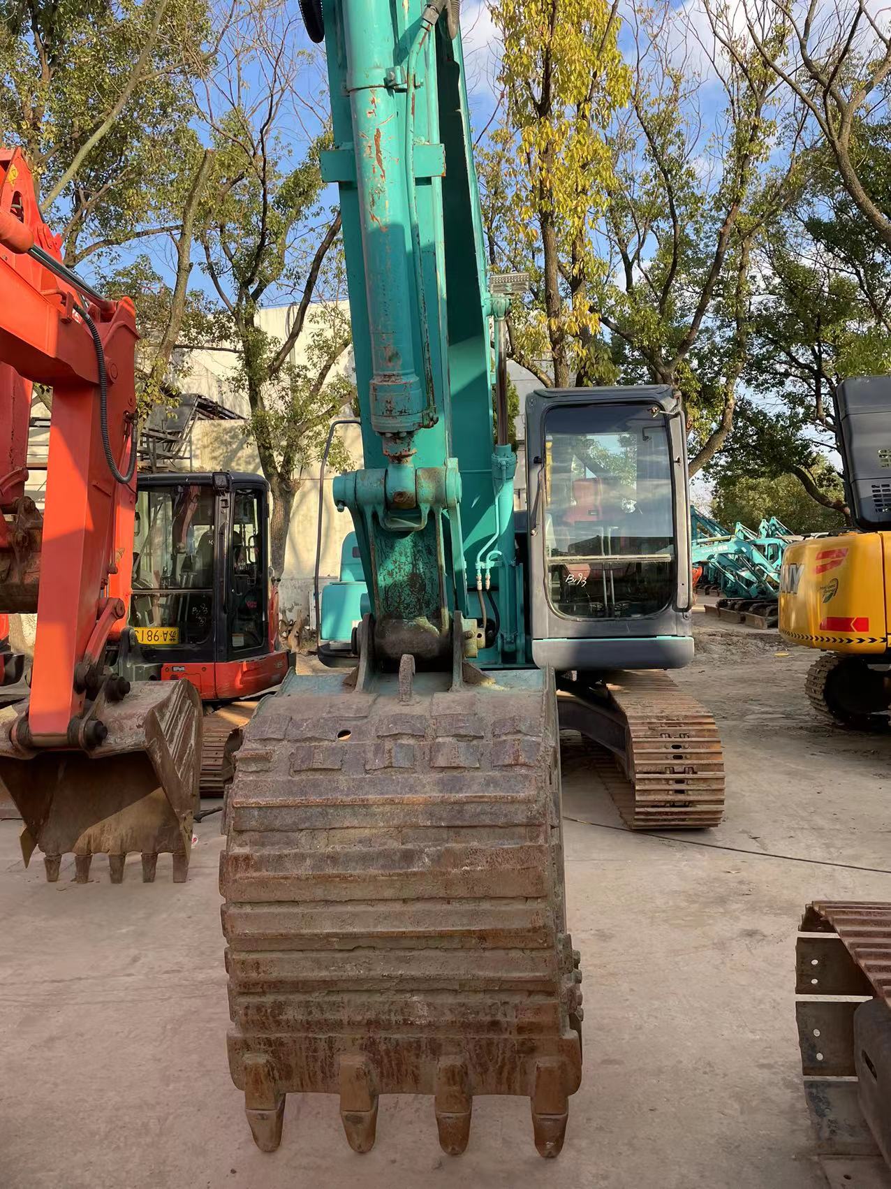 Pelles Kobelco Sk130 d'occasion au Japon, offre spéciale