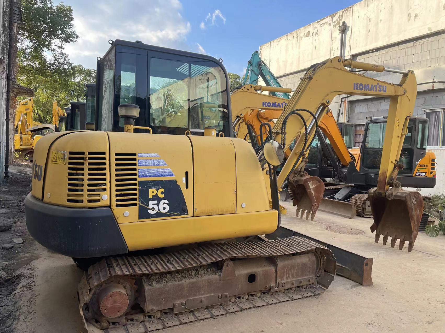 Excavatrice Komatsu PC56 d'occasion au Japon, offre spéciale