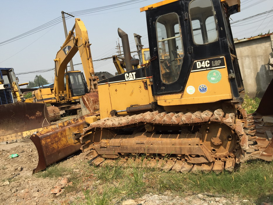 Bulldozer CatD4C d'origine utilisé