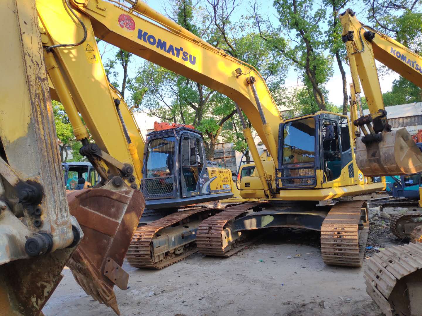 Used Japan Original Komatsu pc220 Crawler Excavator