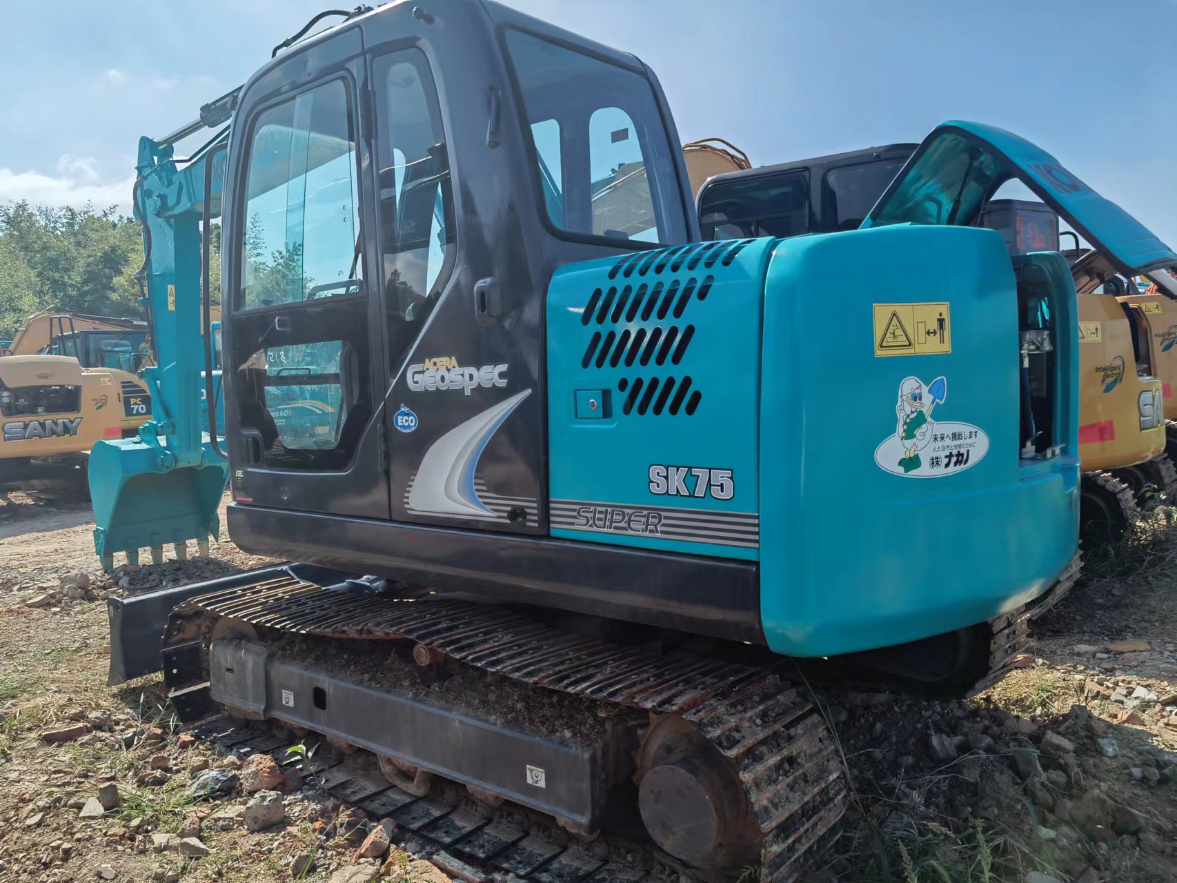 Miniexcavadora de orugas Kobelco SK75 japonesa usada