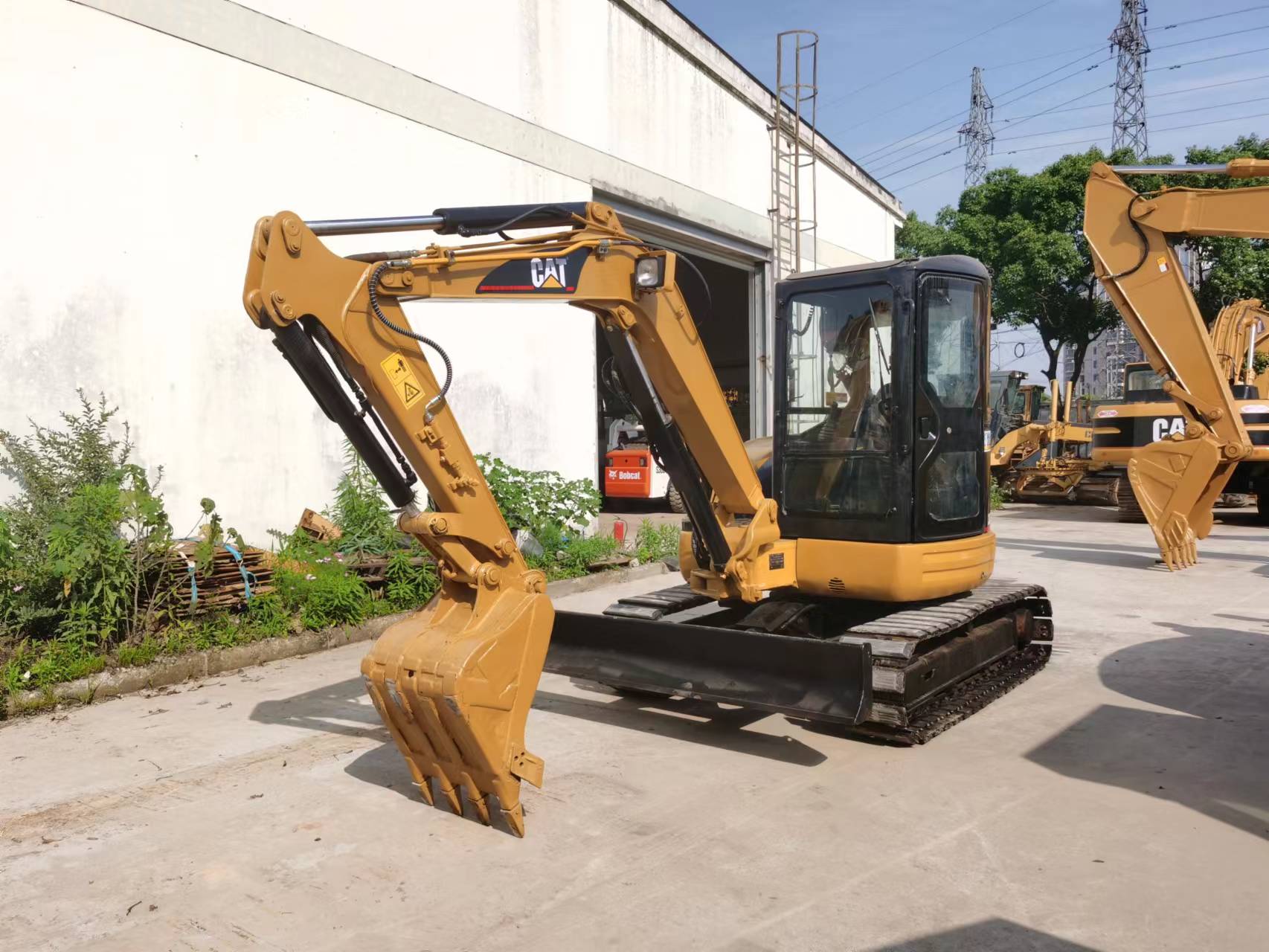 Miniexcavadora excavadora CAT305SR usada con EPA