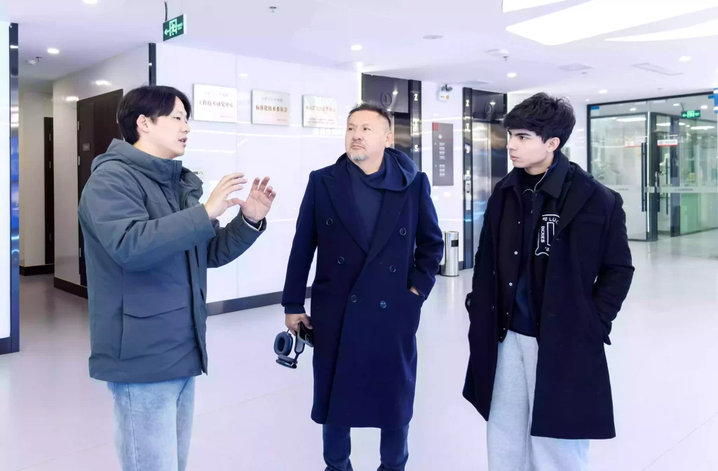 Завод по производству промышленных смазочных материалов в Чжунтяне, годовой производственный цикл которого составляет 200 000 тонн.