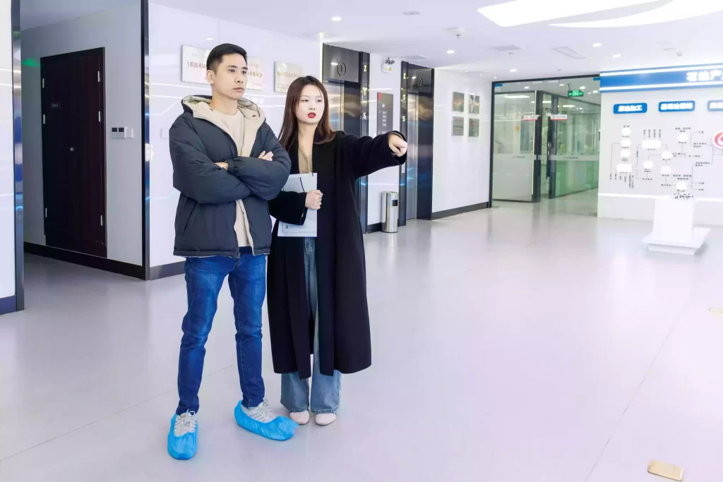 インドネシアの潤滑油需要分布は、自動車が60%、製造業が25%、建設業が10%となっている。