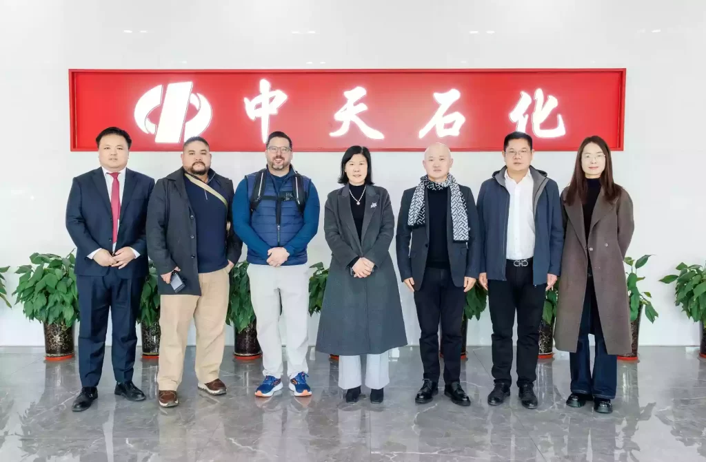 Mexican-Anhui Chamber of Commerce delegation visiting Zhongtian Petrochemical Research Institute for strategic partnership on January 8, 2026.